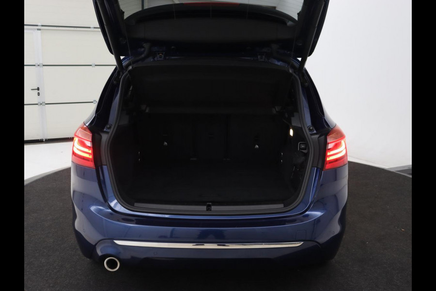 BMW 2 Serie Active Tourer 225xe iPerformance Luxury Line | Panoramadak | Stoelverwarming | Leder | Head-Up | Carplay | Stuurverwarming | Full LED | Harman/Kardon | Navigatie | Keyless | PHEV | Plug In