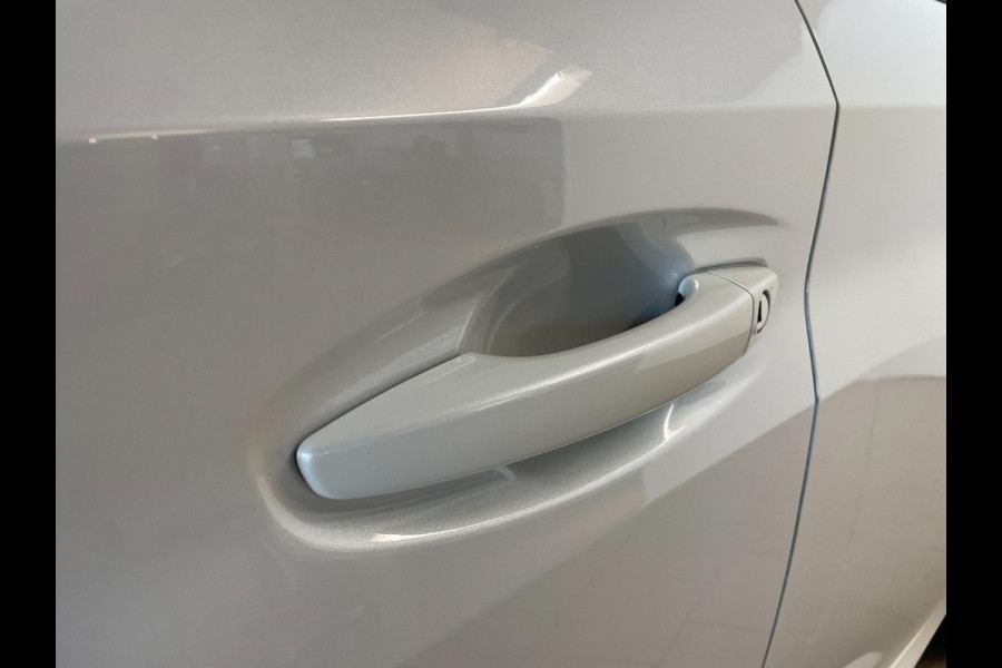 Peugeot 208 1.2 PureTech GT Pack PANO AIRCO NAVI CRUISE BLUETOOTH LED PARELMOER PRIVACYGLAS ZEER NETTE AUTO