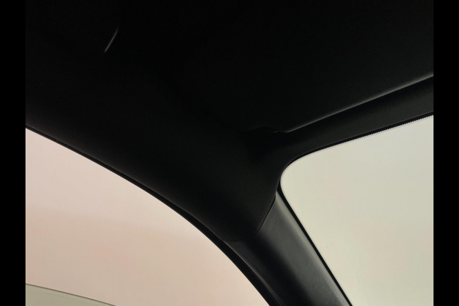 Peugeot 208 1.2 PureTech GT Pack PANO AIRCO NAVI CRUISE BLUETOOTH LED PARELMOER PRIVACYGLAS ZEER NETTE AUTO