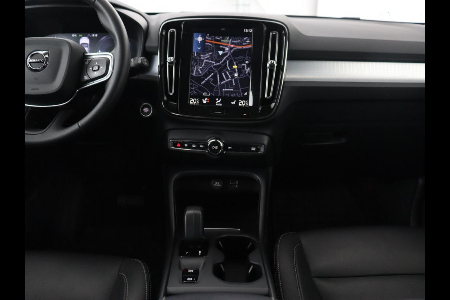 Volvo XC40 1.5 T4 Recharge Inscription | Leder | Stoel & stuurverwarming | Camera | Carplay | Navigatie | 18'' | Cruise control | Full LED | PHEV | Plug In