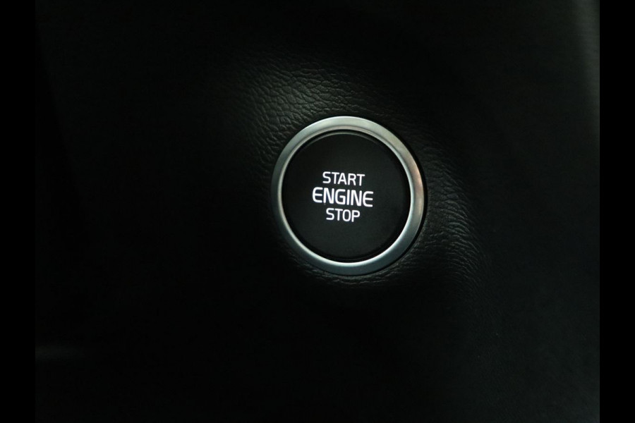 Volvo XC40 1.5 T4 Recharge Inscription | Leder | Stoel & stuurverwarming | Camera | Carplay | Navigatie | 18'' | Cruise control | Full LED | PHEV | Plug In