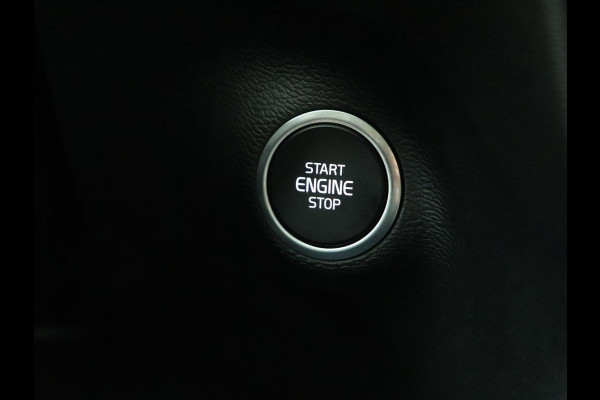 Volvo XC40 1.5 T4 Recharge Inscription | Leder | Stoel & stuurverwarming | Camera | Carplay | Navigatie | 18'' | Cruise control | Full LED | PHEV | Plug In