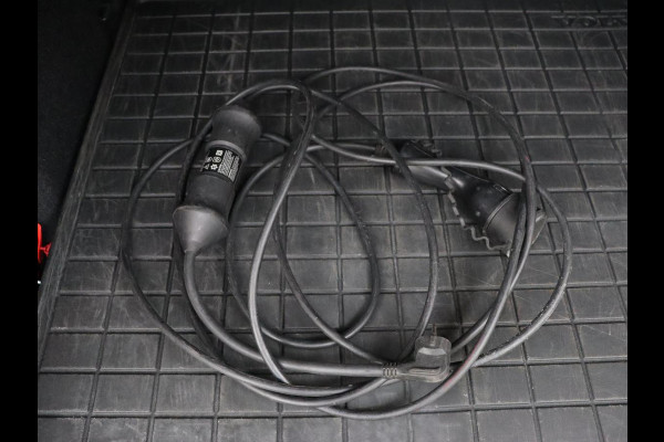 Volvo XC40 1.5 T4 Recharge Inscription | Leder | Stoel & stuurverwarming | Camera | Carplay | Navigatie | 18'' | Cruise control | Full LED | PHEV | Plug In