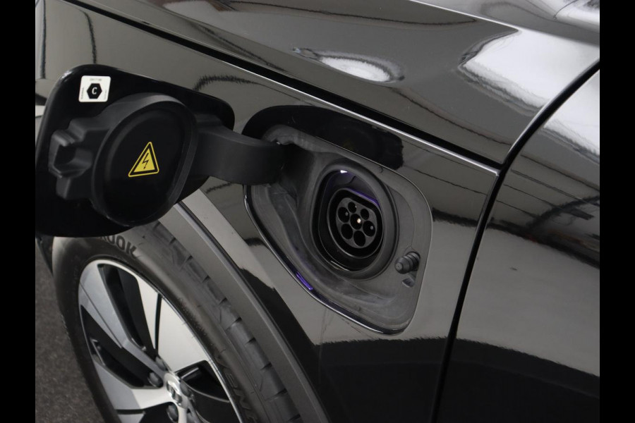 Volvo XC40 1.5 T4 Recharge Inscription | Leder | Stoel & stuurverwarming | Camera | Carplay | Navigatie | 18'' | Cruise control | Full LED | PHEV | Plug In