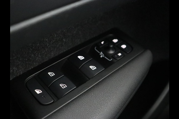 Volvo XC40 1.5 T4 Recharge Inscription | Leder | Stoel & stuurverwarming | Camera | Carplay | Navigatie | 18'' | Cruise control | Full LED | PHEV | Plug In