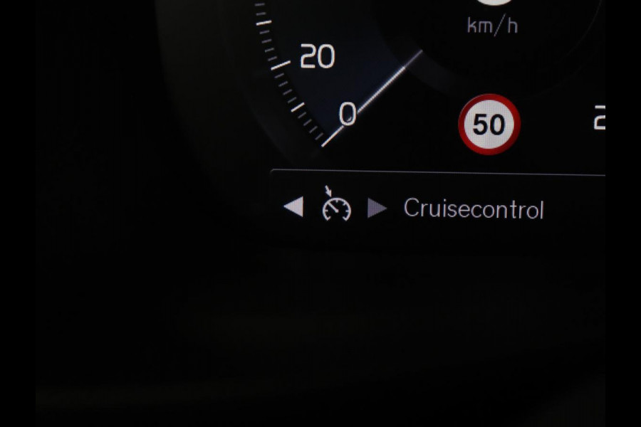 Volvo XC40 1.5 T4 Recharge Inscription | Leder | Stoel & stuurverwarming | Camera | Carplay | Navigatie | 18'' | Cruise control | Full LED | PHEV | Plug In