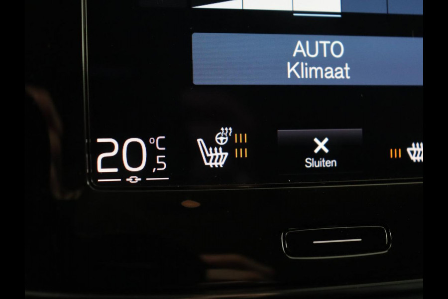 Volvo XC40 1.5 T4 Recharge Inscription | Leder | Stoel & stuurverwarming | Camera | Carplay | Navigatie | 18'' | Cruise control | Full LED | PHEV | Plug In