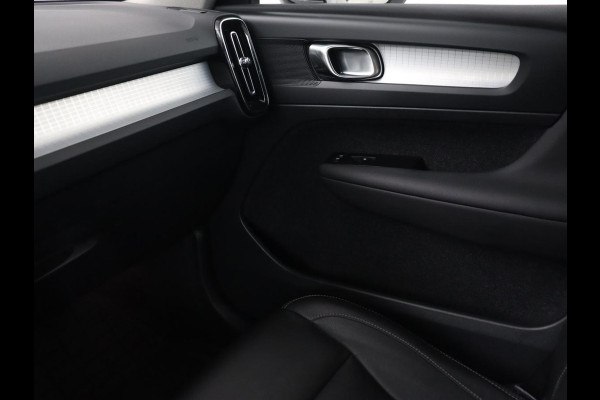 Volvo XC40 1.5 T4 Recharge Inscription | Leder | Stoel & stuurverwarming | Camera | Carplay | Navigatie | 18'' | Cruise control | Full LED | PHEV | Plug In