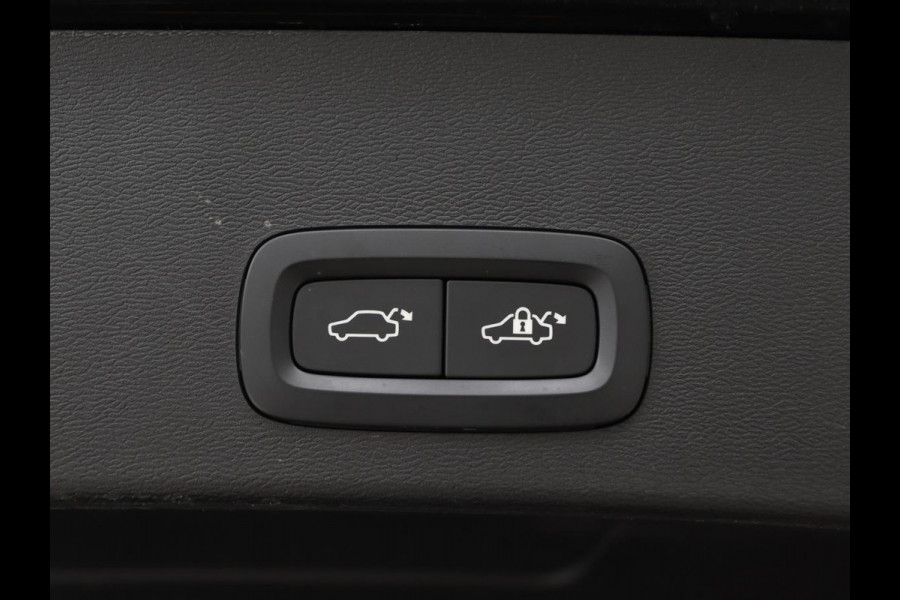 Volvo XC40 1.5 T4 Recharge Inscription | Leder | Stoel & stuurverwarming | Camera | Carplay | Navigatie | 18'' | Cruise control | Full LED | PHEV | Plug In