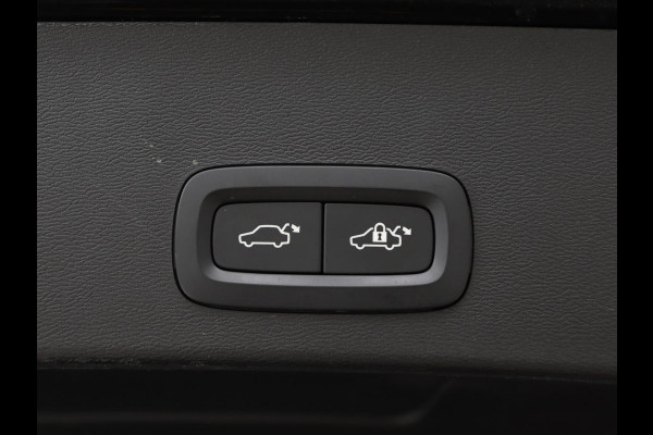 Volvo XC40 1.5 T4 Recharge Inscription | Leder | Stoel & stuurverwarming | Camera | Carplay | Navigatie | 18'' | Cruise control | Full LED | PHEV | Plug In