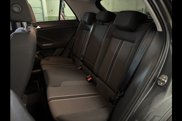 Volkswagen T-Roc TSI 115PK STYLE TREKHAAK/PDC/NAVI/ACC