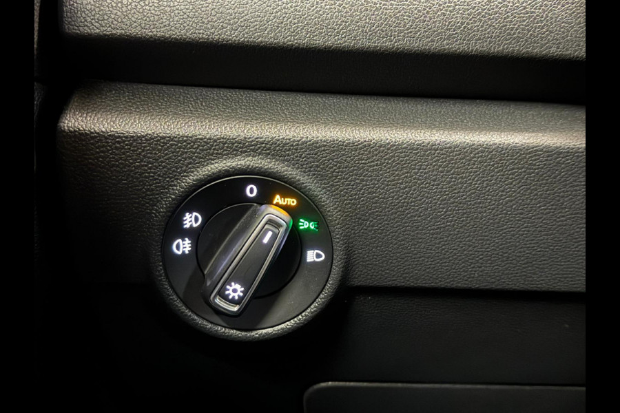 Volkswagen T-Roc TSI 115PK STYLE TREKHAAK/PDC/NAVI/ACC