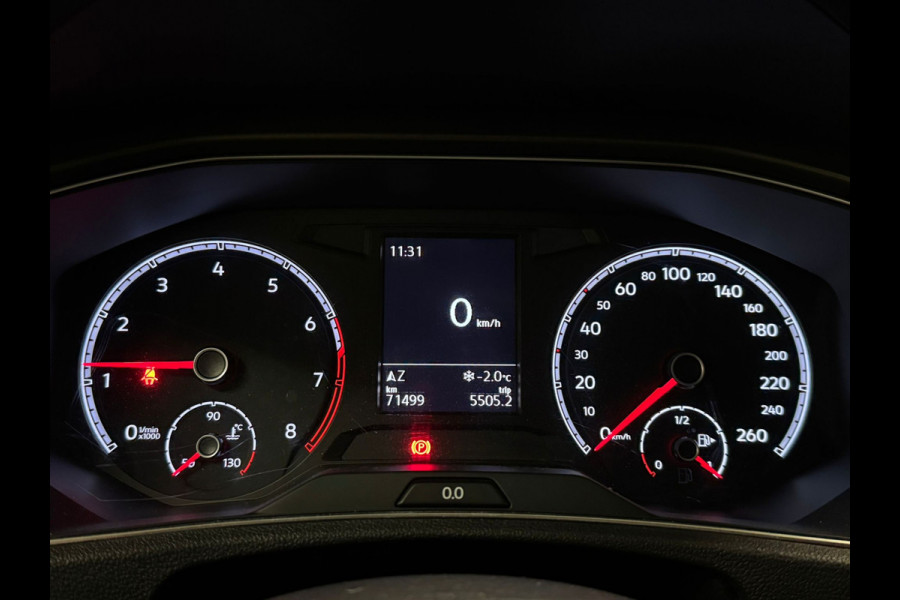 Volkswagen T-Roc TSI 115PK STYLE TREKHAAK/PDC/NAVI/ACC