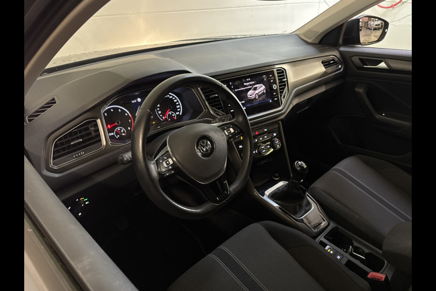 Volkswagen T-Roc TSI 115PK STYLE TREKHAAK/PDC/NAVI/ACC