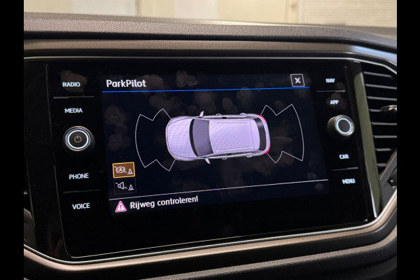 Volkswagen T-Roc TSI 115PK STYLE TREKHAAK/PDC/NAVI/ACC