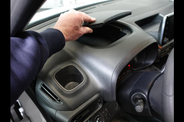 Opel Combo 102pk L1H1 Navi Apple Carplay/Android Auto Trekhaak Cruise Control Airco Parkeersensoren