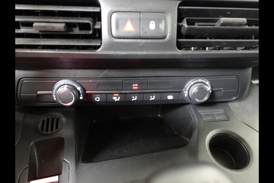 Opel Combo 102pk L1H1 Navi Apple Carplay/Android Auto Trekhaak Cruise Control Airco Parkeersensoren