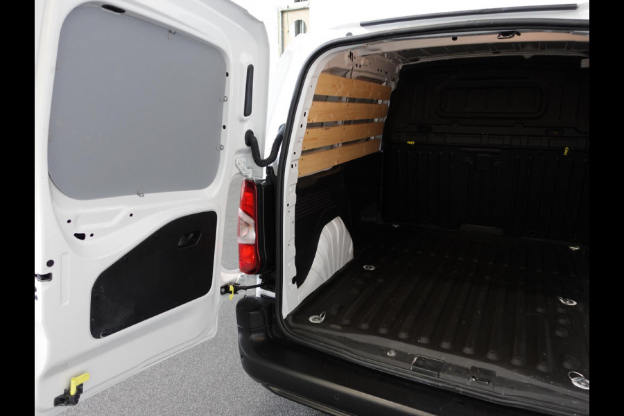 Opel Combo 102pk L1H1 Navi Apple Carplay/Android Auto Trekhaak Cruise Control Airco Parkeersensoren