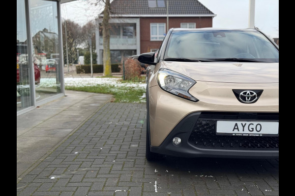 Toyota Aygo X 1.0 VVT-i Automaat Pulse | Stoelverwarming, Airconditioning, Apple CarPlay/Android Auto, Bi-Tone, 17 inch Lichtmetalen velgen