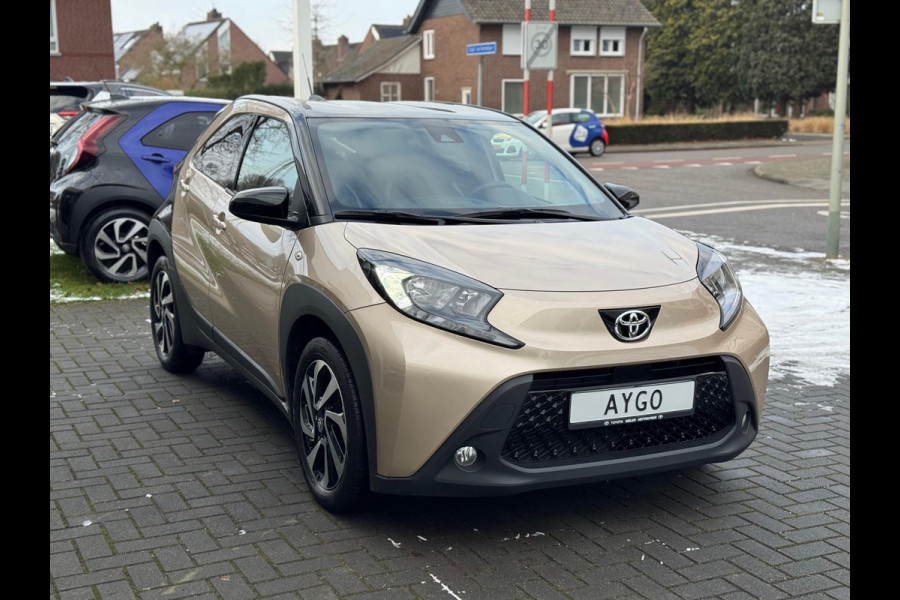 Toyota Aygo X 1.0 VVT-i Automaat Pulse | Stoelverwarming, Airconditioning, Apple CarPlay/Android Auto, Bi-Tone, 17 inch Lichtmetalen velgen