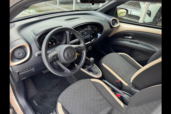 Toyota Aygo X 1.0 VVT-i Automaat Pulse | Stoelverwarming, Airconditioning, Apple CarPlay/Android Auto, Bi-Tone, 17 inch Lichtmetalen velgen