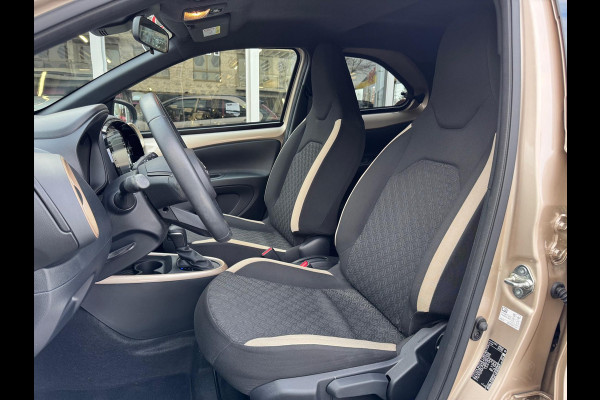 Toyota Aygo X 1.0 VVT-i Automaat Pulse | Stoelverwarming, Airconditioning, Apple CarPlay/Android Auto, Bi-Tone, 17 inch Lichtmetalen velgen