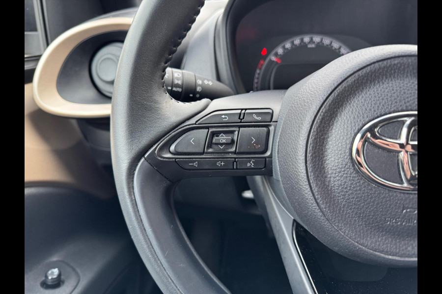 Toyota Aygo X 1.0 VVT-i Automaat Pulse | Stoelverwarming, Airconditioning, Apple CarPlay/Android Auto, Bi-Tone, 17 inch Lichtmetalen velgen