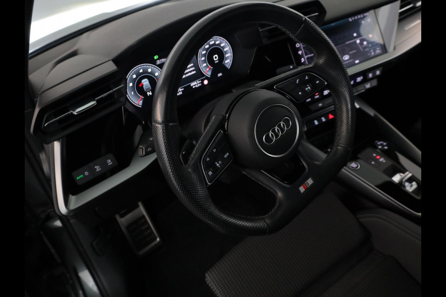 Audi A3 Sportback 30 TFSI S edition 110 pk S-tronic | Navigatie | Parkeersensoren achter | Apple Carplay/Android Auto | LED koplampen | S-Line |