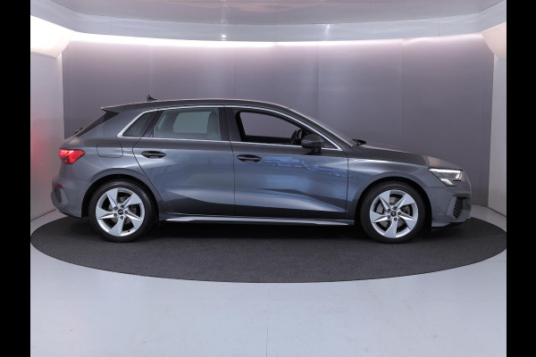 Audi A3 Sportback 30 TFSI S edition 110 pk S-tronic | Navigatie | Parkeersensoren achter | Apple Carplay/Android Auto | LED koplampen | S-Line |