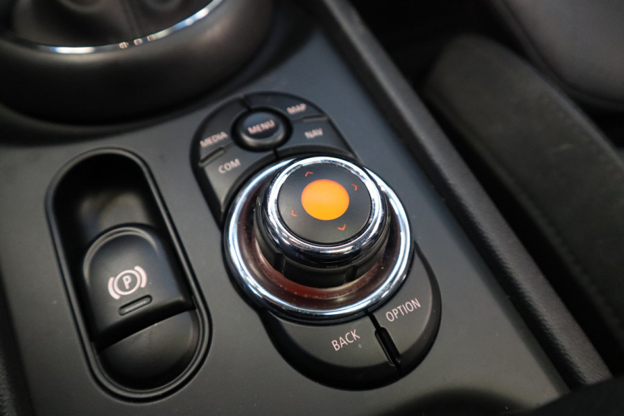 MINI Clubman 2.0 Cooper S ALL4 Chili Cruise/Climate Panoramadak Automaat 24 maanden garantie mogelijk (*vraag naar de voorwaarden)