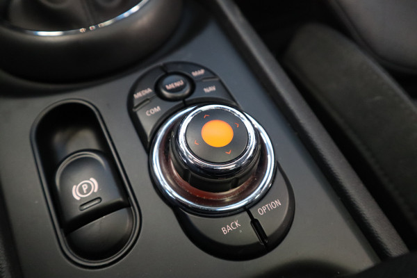 MINI Clubman 2.0 Cooper S ALL4 Chili Cruise/Climate Panoramadak Automaat 24 maanden garantie mogelijk (*vraag naar de voorwaarden)