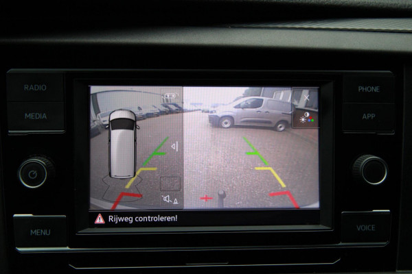 Volkswagen Transporter 2.0 TDI 110PK L2H1 Business / Camera / trekhaak / App connect / Cruise