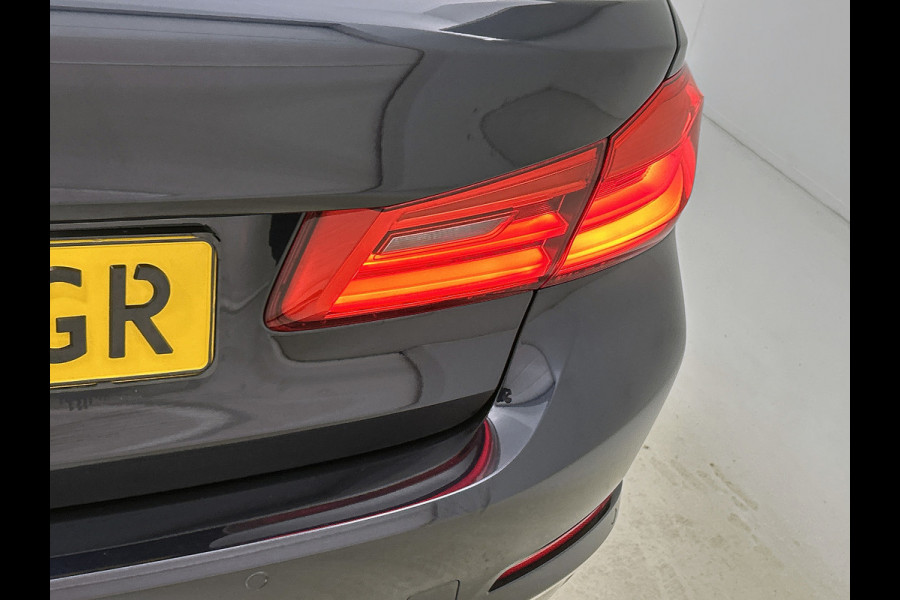 BMW 5 Serie 520d EDE Executive(Dealer OnderH, Navi, PDC V+A, Trekhaak, StoelV, Cruise Con, Etc)