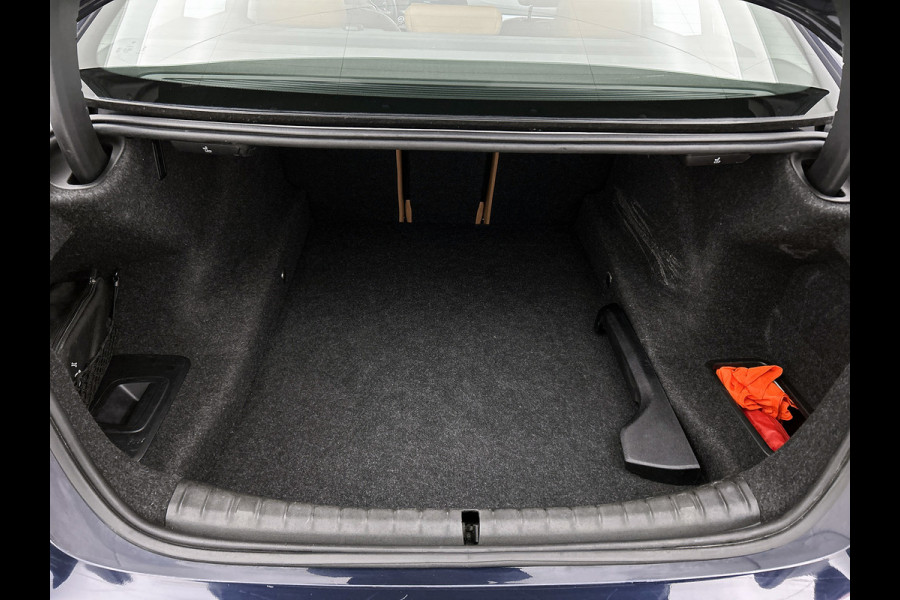 BMW 5 Serie 520d EDE Executive(Dealer OnderH, Navi, PDC V+A, Trekhaak, StoelV, Cruise Con, Etc)