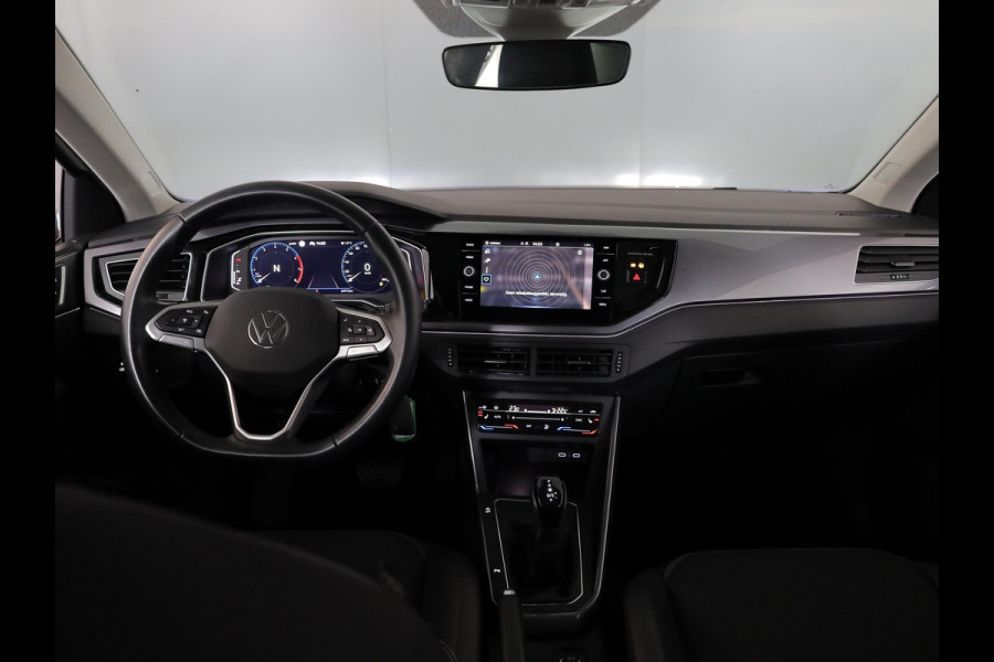 Volkswagen Taigo 1.0 TSI Style 110 pk Automaat (DSG) | Navigatie | Panoramadak | Trekhaak (afneembaar) | Parkeersensoren | Stoelverwarming |