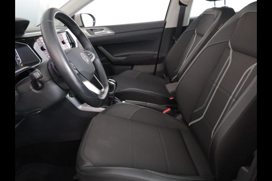 Volkswagen Taigo 1.0 TSI Style 110 pk Automaat (DSG) | Navigatie | Panoramadak | Trekhaak (afneembaar) | Parkeersensoren | Stoelverwarming |