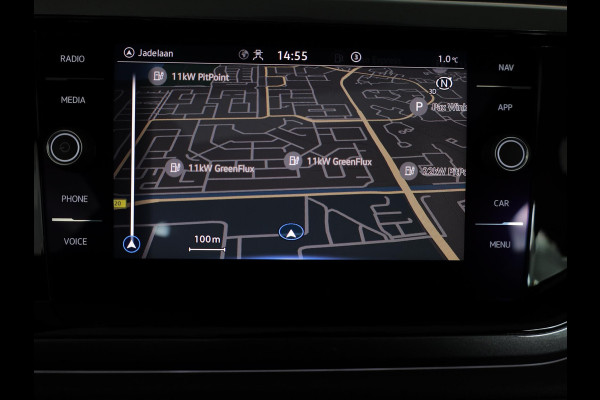 Volkswagen Taigo 1.0 TSI Style 110 pk Automaat (DSG) | Navigatie | Panoramadak | Trekhaak (afneembaar) | Parkeersensoren | Stoelverwarming |