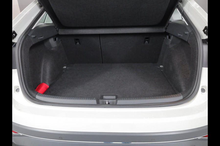 Volkswagen Taigo 1.0 TSI Style 110 pk Automaat (DSG) | Navigatie | Panoramadak | Trekhaak (afneembaar) | Parkeersensoren | Stoelverwarming |