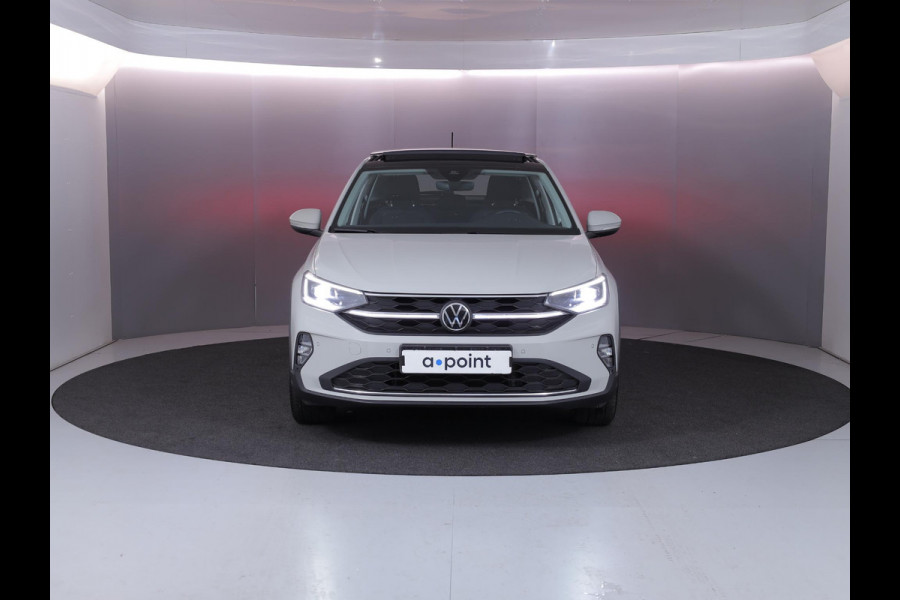 Volkswagen Taigo 1.0 TSI Style 110 pk Automaat (DSG) | Navigatie | Panoramadak | Trekhaak (afneembaar) | Parkeersensoren | Stoelverwarming |