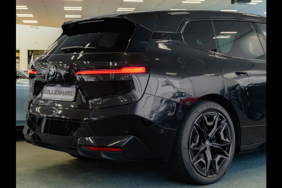 BMW iX xDrive50 - Sportpakket - Pano - Driving Ass Prof - Harman Kardon - 112 kWh