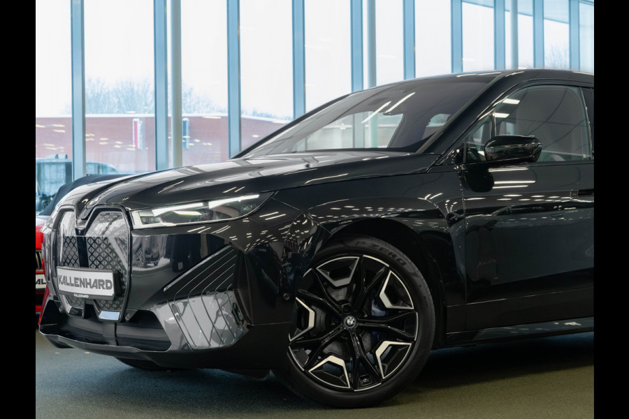 BMW iX xDrive50 - Sportpakket - Pano - Driving Ass Prof - Harman Kardon - 112 kWh