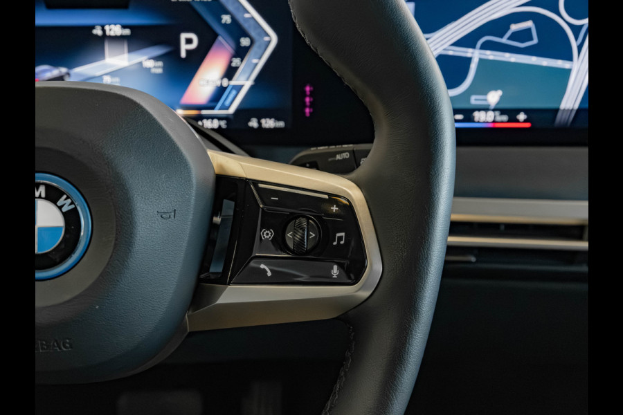 BMW iX xDrive50 - Sportpakket - Pano - Driving Ass Prof - Harman Kardon - 112 kWh