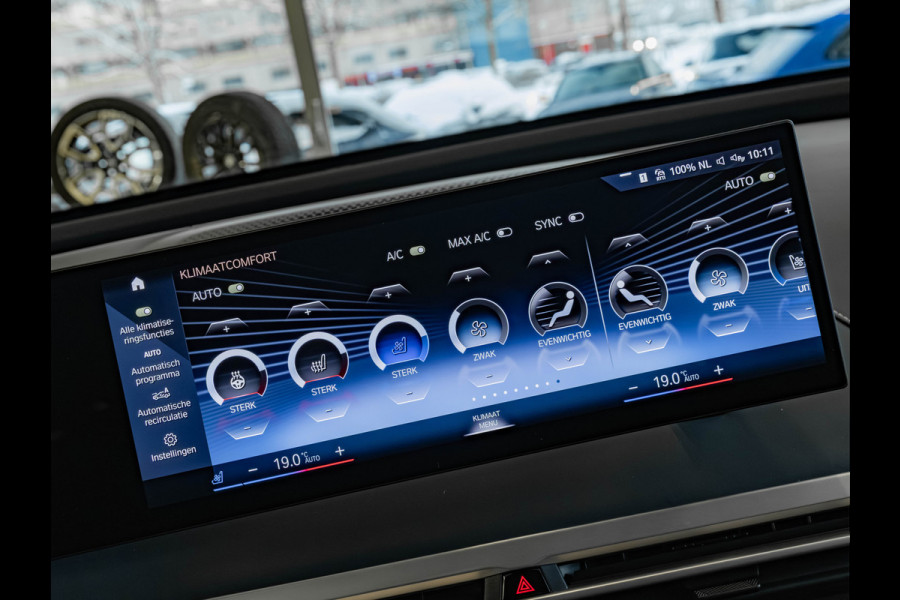 BMW iX xDrive50 - Sportpakket - Pano - Driving Ass Prof - Harman Kardon - 112 kWh