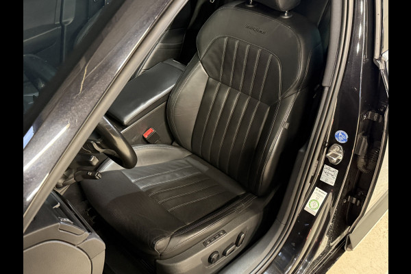 Škoda Superb Combi 2.0 TDI 190PK 4x4 Laurin & Klement Business | Panoramadak | Leder | Trekhaak | Canton | Adaptive cruise