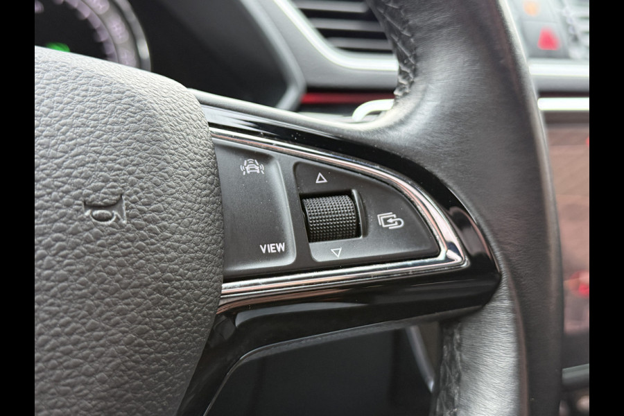Škoda Superb Combi 2.0 TDI 190PK 4x4 Laurin & Klement Business | Panoramadak | Leder | Trekhaak | Canton | Adaptive cruise