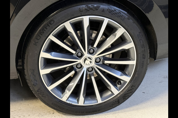 Škoda Superb Combi 2.0 TDI 190PK 4x4 Laurin & Klement Business | Panoramadak | Leder | Trekhaak | Canton | Adaptive cruise