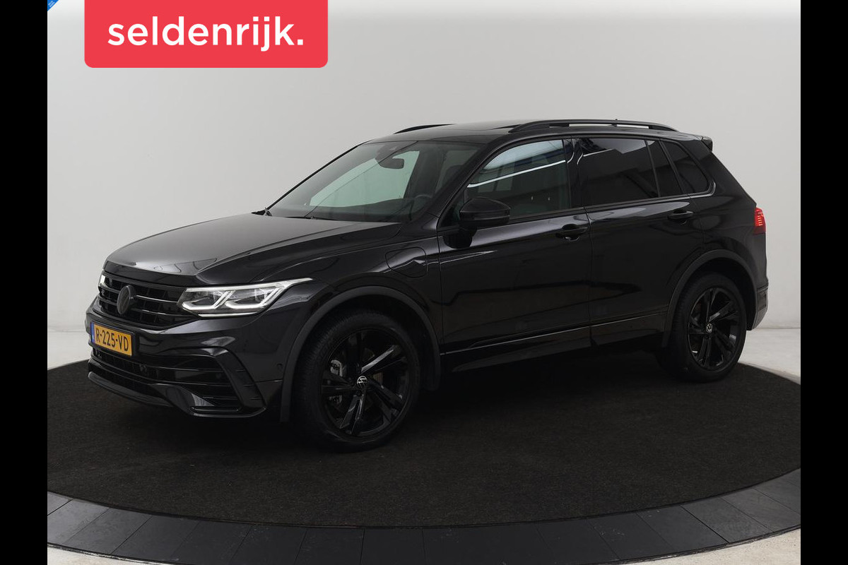 Volkswagen Tiguan 1.4 TSI eHybrid R Line | Panoramadak | Head-Up | Trekhaak | Stoelverwarming | Camera | Park Assist | Carplay | Matrix LED | Navigatie | Stuurverwarming | PHEV | Plug In