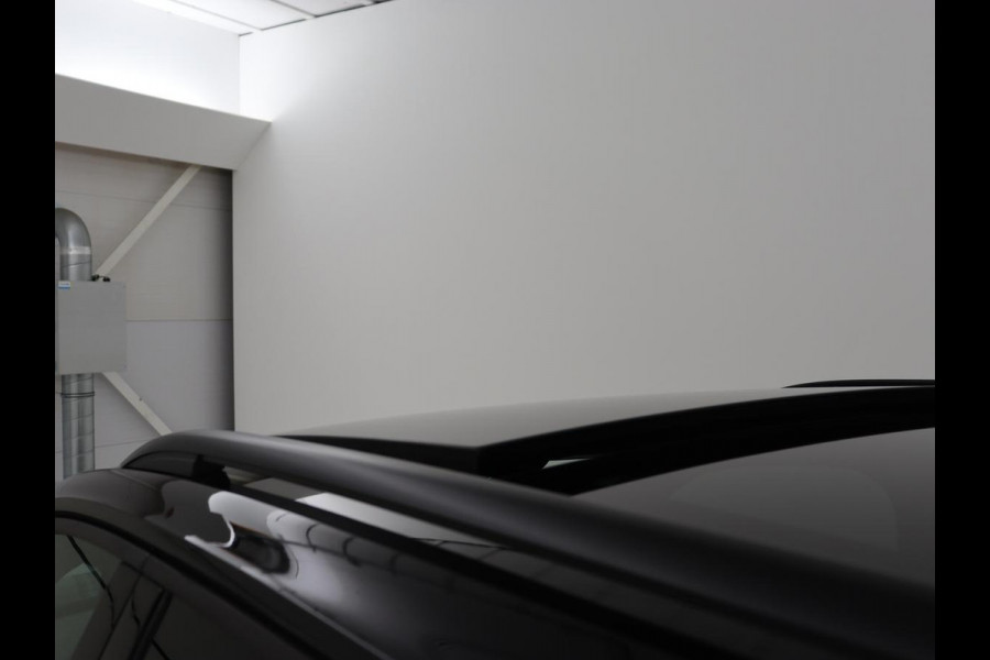 Volkswagen Tiguan 1.4 TSI eHybrid R Line | Panoramadak | Head-Up | Trekhaak | Stoelverwarming | Camera | Park Assist | Carplay | Matrix LED | Navigatie | Stuurverwarming | PHEV | Plug In