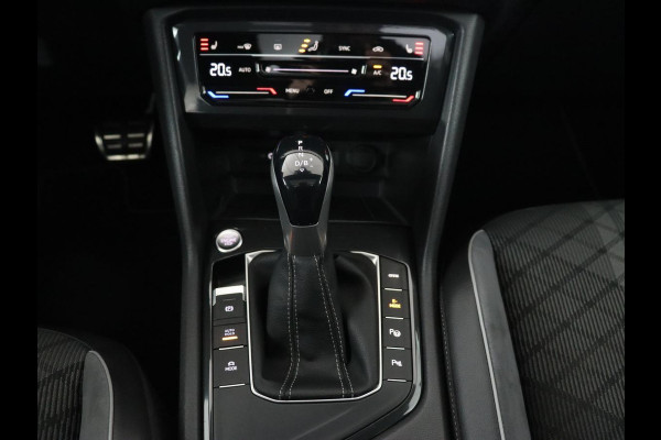 Volkswagen Tiguan 1.4 TSI eHybrid R Line | Panoramadak | Head-Up | Trekhaak | Stoelverwarming | Camera | Park Assist | Carplay | Matrix LED | Navigatie | Stuurverwarming | PHEV | Plug In