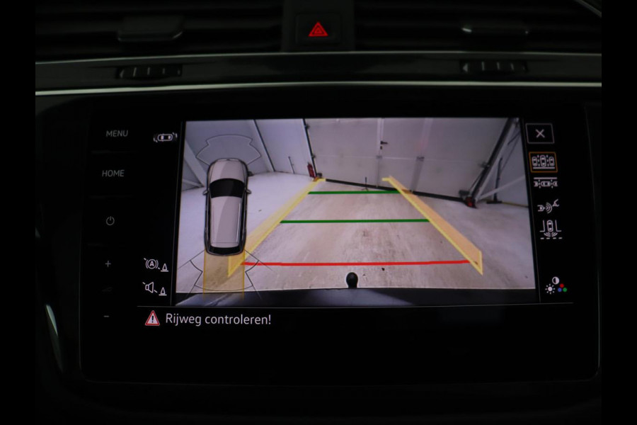 Volkswagen Tiguan 1.4 TSI eHybrid R Line | Panoramadak | Head-Up | Trekhaak | Stoelverwarming | Camera | Park Assist | Carplay | Matrix LED | Navigatie | Stuurverwarming | PHEV | Plug In